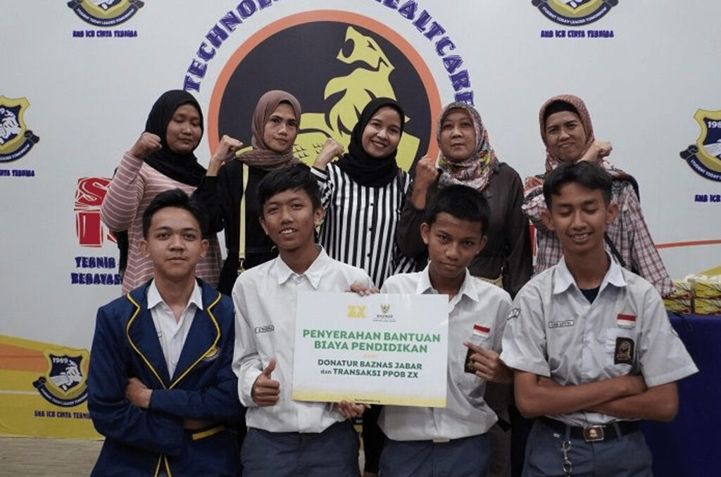 ZX DAN BAZNAS JABAR SALURKAN BANTUAN PENDIDIKAN SISWA SMK DI BANDUNG